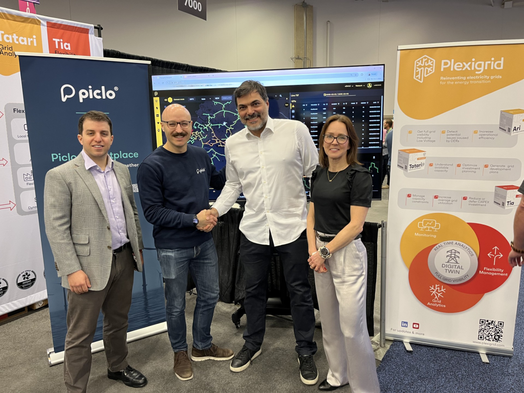Family picture Plexigrid and Piclo. In the image, from left to right: Alex Ghanem (Northeast US Lead, Piclo), Mike Strahlman (Chief Growth Officer, Piclo), Alberto Méndez (CEO, Plexigrid) & Linda-Maria Wadman (Chief Business Officer, Plexigrid)